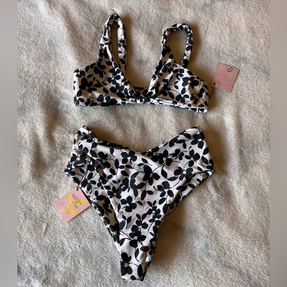 Skatie bikini set! NEW with tags. Size small.